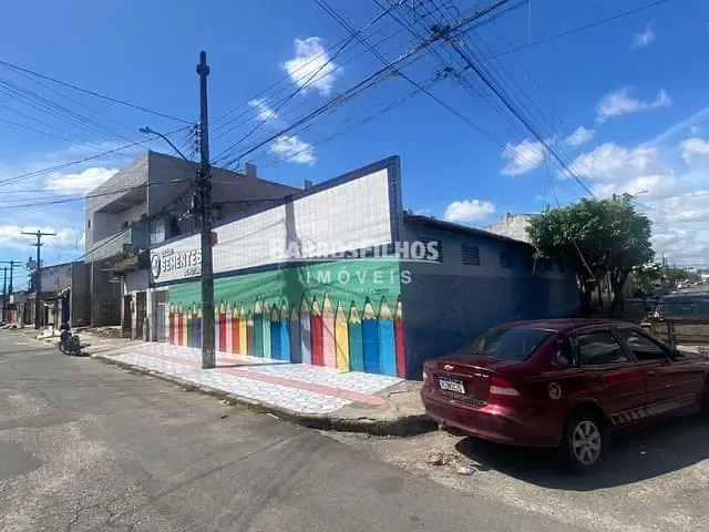 Casa com 230m², à venda ou para alugar, no bairro Santos Dumont em Aracaju