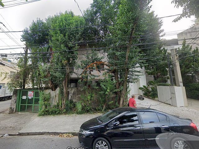 Casa com 300m² 5 quartos e 6 banheiros, à venda, no bairro Pinheiros em São Paulo