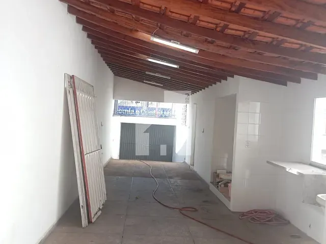 Casa com 280m² 4 quartos e 4 banheiros, para alugar, no bairro Vila Arens II em Jundiaí