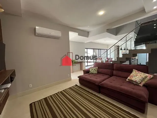 Casa com 420m², à venda, no bairro Mombaça em Pindamonhangaba