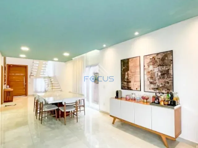 Casa com 250m² 4 quartos e 4 banheiros, à venda, no bairro Parque Cecap em Jundiaí