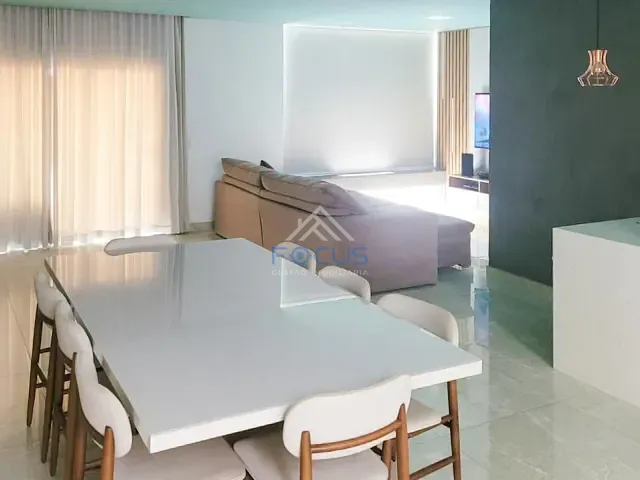 Casa com 250m² 4 quartos e 4 banheiros, à venda, no bairro Parque Cecap em Jundiaí