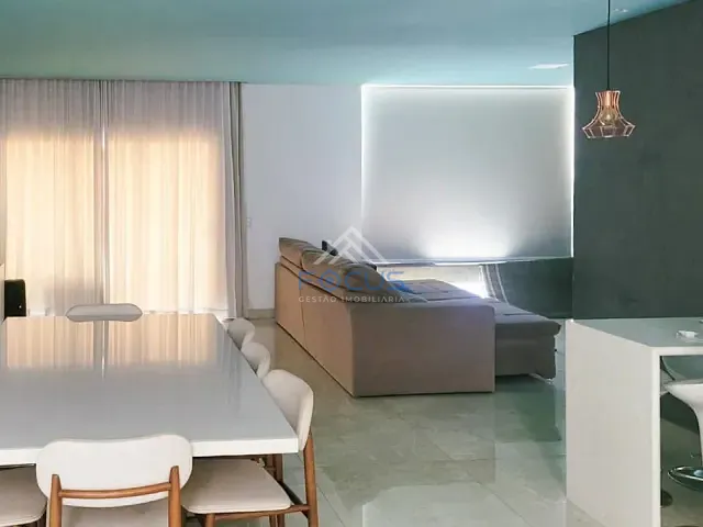 Casa com 250m² 4 quartos e 4 banheiros, à venda, no bairro Parque Cecap em Jundiaí