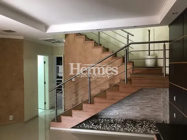 Casa com 300m² 4 quartos e 3 banheiros, para alugar, no bairro Vila Bressani em Paulínia