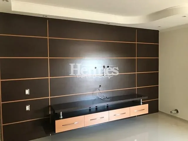 Casa com 300m² 4 quartos e 3 banheiros, para alugar, no bairro Vila Bressani em Paulínia