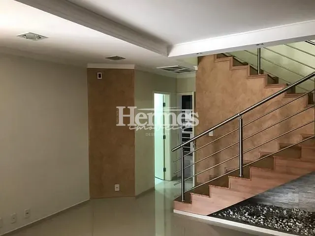 Casa com 300m² 4 quartos e 3 banheiros, para alugar, no bairro Vila Bressani em Paulínia