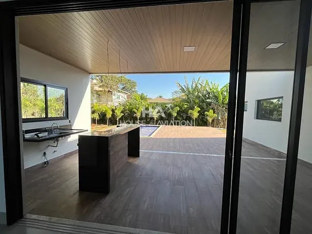 Casa com 1250m² 4 quartos e 6 banheiros, à venda, no bairro Residencial Aldeia do Vale em Goiânia