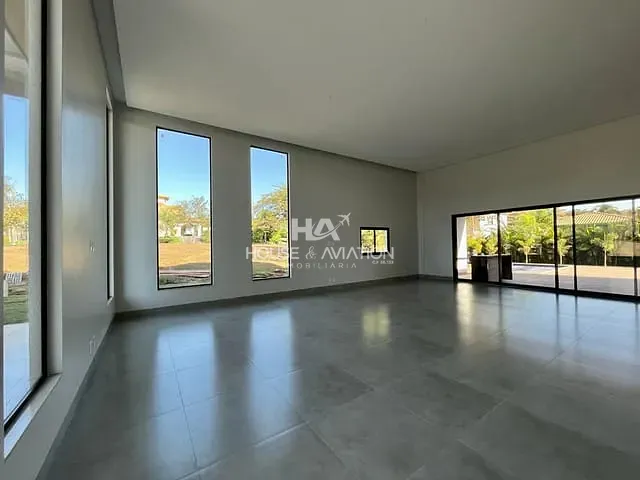 Casa com 1250m² 4 quartos e 6 banheiros, à venda, no bairro Residencial Aldeia do Vale em Goiânia