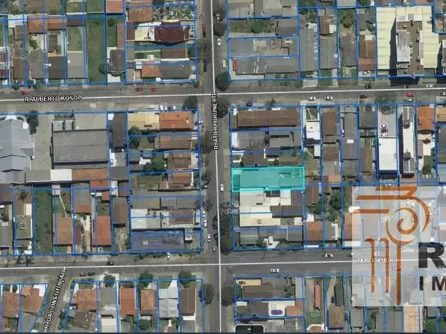 Prédio com 418m² 3 quartos e 2 banheiros, à venda, no bairro Pinheirinho em Curitiba