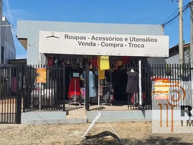 Prédio com 418m² 3 quartos e 2 banheiros, à venda, no bairro Pinheirinho em Curitiba