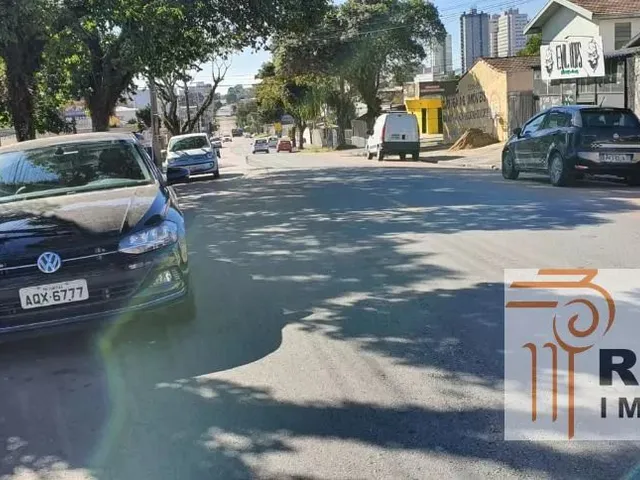 Prédio com 418m² 3 quartos e 2 banheiros, à venda, no bairro Pinheirinho em Curitiba