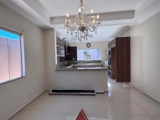 Casa com 250m² 4 quartos e 1 banheiro, à venda, no bairro Parque Residencial Nova Franca em Franca