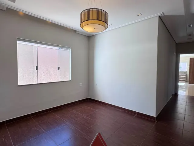 Casa com 250m² 4 quartos e 1 banheiro, à venda, no bairro Parque Residencial Nova Franca em Franca