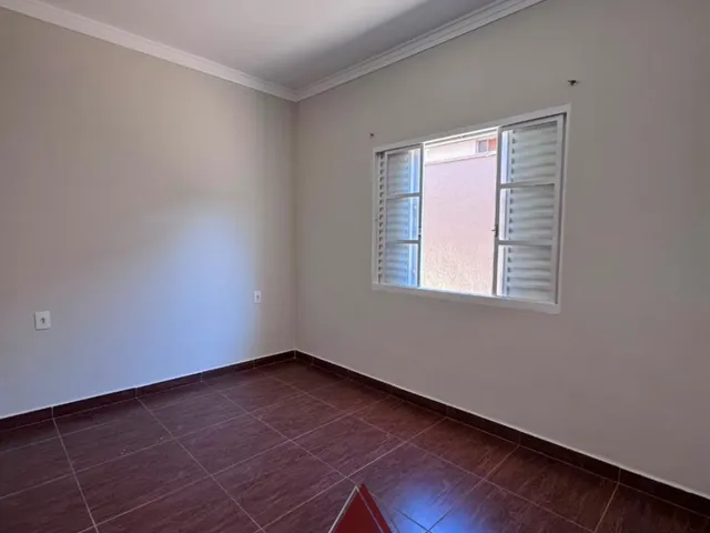 Casa com 250m² 4 quartos e 1 banheiro, à venda, no bairro Parque Residencial Nova Franca em Franca