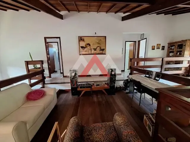 Casa com 450m² 3 quartos e 3 banheiros, à venda, no bairro Serra Grande em Niterói