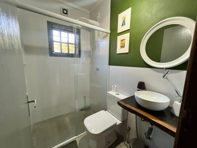 Casa 4 quartos e 3 banheiros, à venda, no bairro Ingleses do Rio Vermelho em Florianópolis