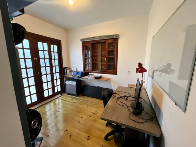 Casa 4 quartos e 3 banheiros, à venda, no bairro Ingleses do Rio Vermelho em Florianópolis