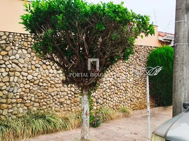 Casa com 330m² 3 quartos e 3 banheiros, à venda, no bairro Altos de Bragança em Bragança Paulista