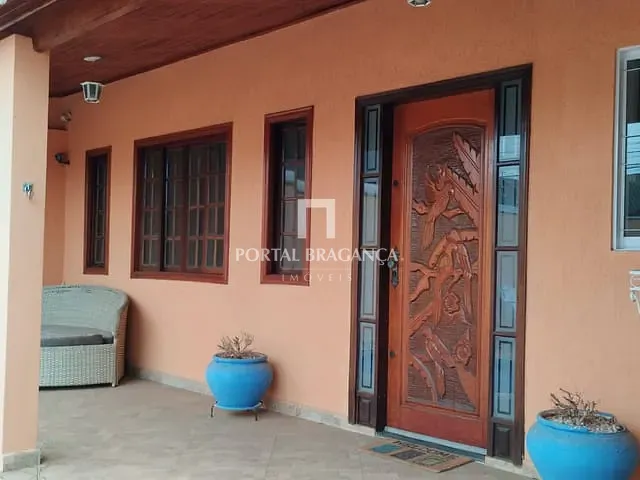 Casa com 330m² 3 quartos e 3 banheiros, à venda, no bairro Altos de Bragança em Bragança Paulista
