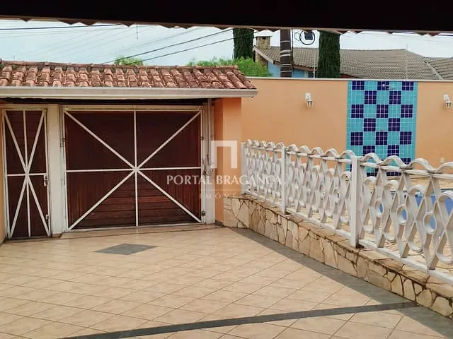 Casa com 330m² 3 quartos e 3 banheiros, à venda, no bairro Altos de Bragança em Bragança Paulista