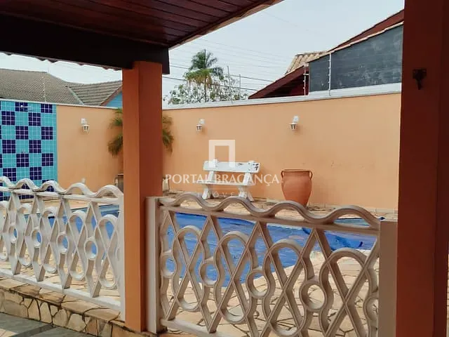 Casa com 330m² 3 quartos e 3 banheiros, à venda, no bairro Altos de Bragança em Bragança Paulista