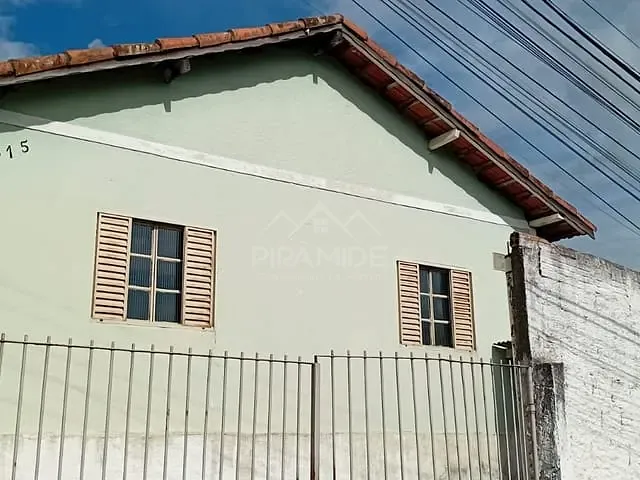 Casa 2 quartos e 1 banheiro, à venda, no bairro São João em Poços de Caldas