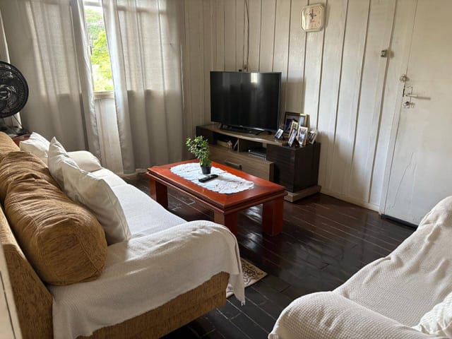 Casa com 300m² 2 quartos e 1 banheiro, à venda, no bairro Jardim Indianápolis em Londrina