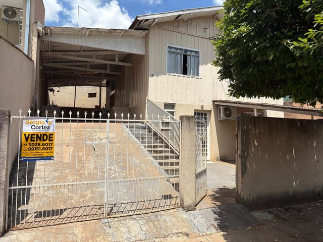 Casa com 300m² 2 quartos e 1 banheiro, à venda, no bairro Jardim Indianápolis em Londrina