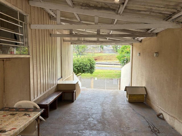Casa com 300m² 2 quartos e 1 banheiro, à venda, no bairro Jardim Indianápolis em Londrina