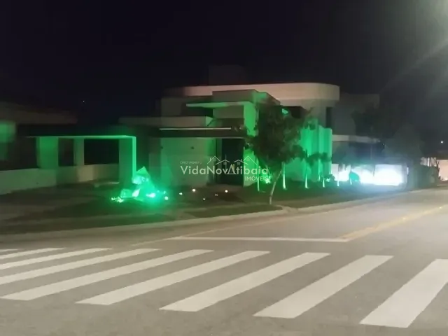 Casa com 615m² 5 quartos e 5 banheiros, à venda ou para alugar, no bairro Tanque em Atibaia