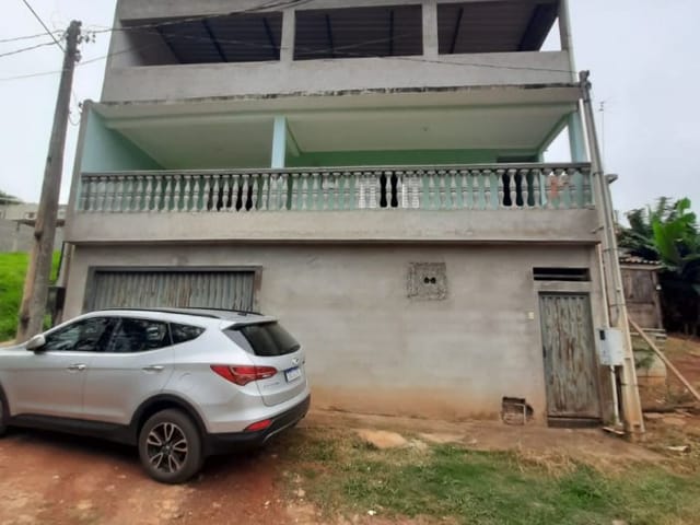 Casa com 200m², à venda, no bairro Água Comprida em Cambuí