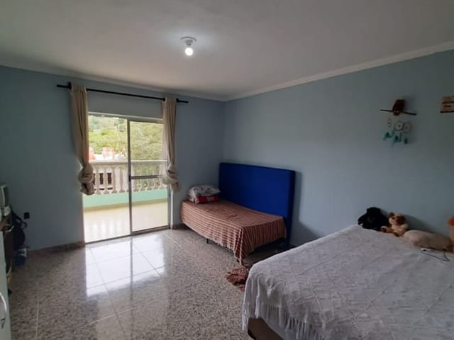 Casa com 200m², à venda, no bairro Água Comprida em Cambuí