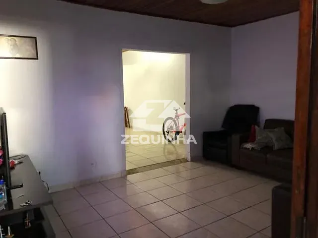 Casa com 250m² 4 quartos e 1 banheiro, à venda, no bairro Santo Antonio em Osasco