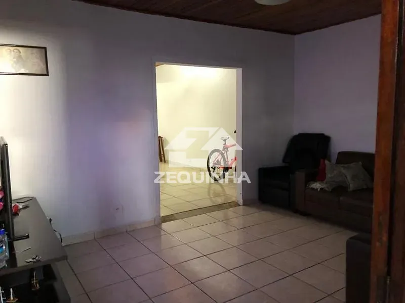 Casa, 4 quartos, 180 m² - Foto 1