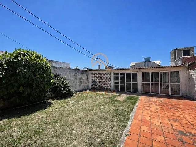 Casa com 300m² 2 quartos e 1 banheiro, à venda, no bairro Cassino em Rio Grande