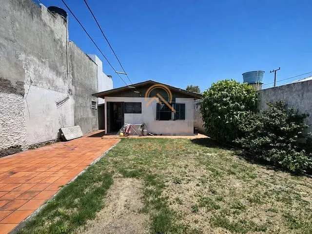 Casa com 300m² 2 quartos e 1 banheiro, à venda, no bairro Cassino em Rio Grande
