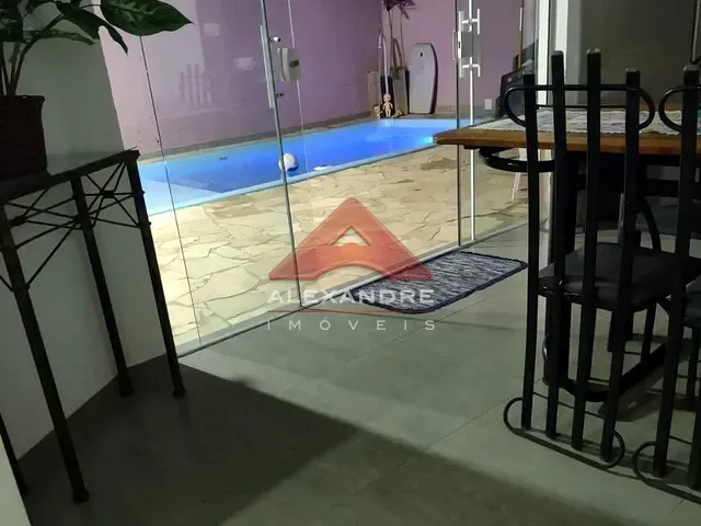 Casa com 184m² 3 quartos e 1 banheiro, à venda, no bairro Jardim das Flores em São José dos Campos