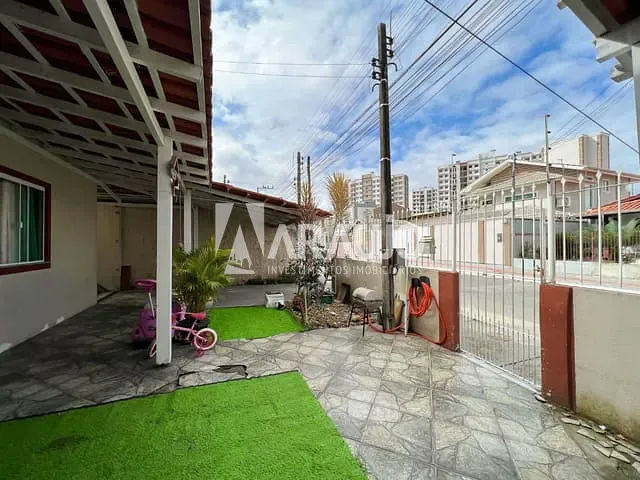 Casa com 162m² 5 quartos e 2 banheiros, à venda, no bairro São Vicente em Itajaí