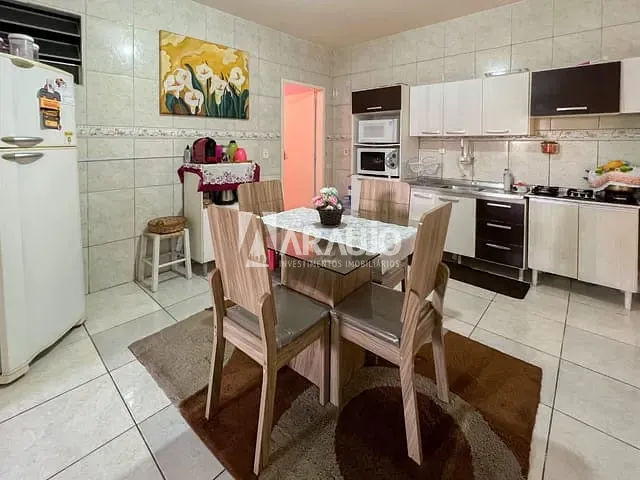 Casa com 162m² 5 quartos e 2 banheiros, à venda, no bairro São Vicente em Itajaí