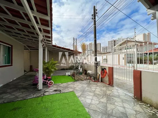 Casa com 162m² 5 quartos e 2 banheiros, à venda, no bairro São Vicente em Itajaí