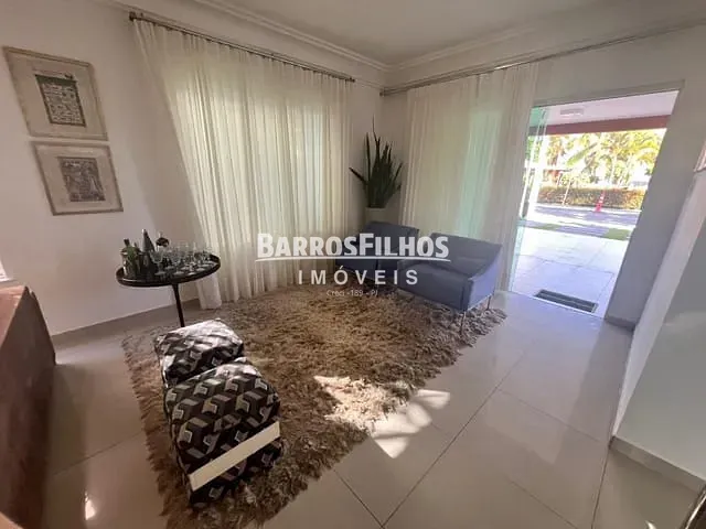 Casa com 360m² 4 quartos e 5 banheiros, à venda, no bairro Robalo em Aracaju