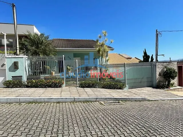 Casa com 312m² 4 quartos e 2 banheiros, à venda, no bairro Jardim Normandia em Volta Redonda