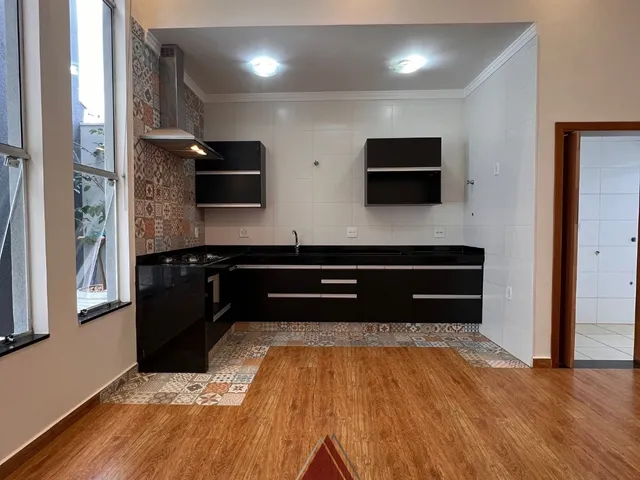 Casa com 276m² 3 quartos e 3 banheiros, à venda, no bairro Jardim Barão em Franca