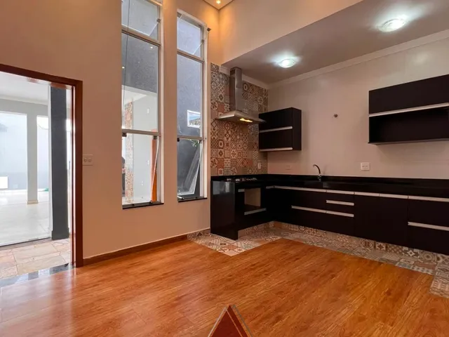 Casa com 276m² 3 quartos e 3 banheiros, à venda, no bairro Jardim Barão em Franca