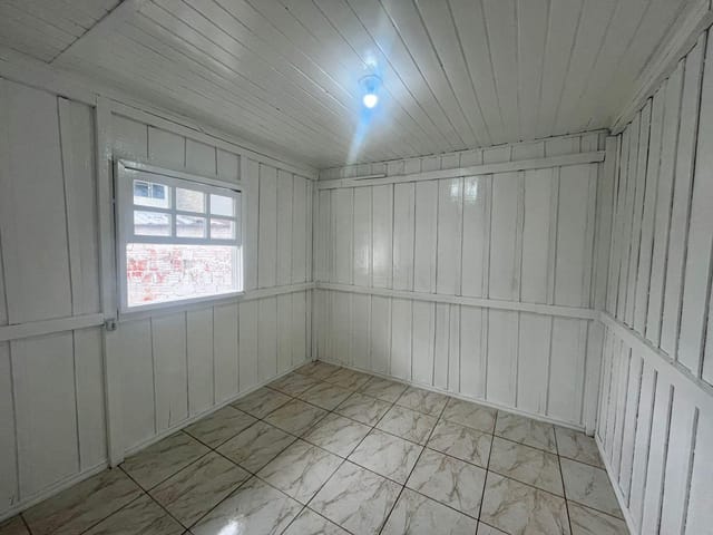 Casa 2 quartos e 1 banheiro, para alugar, no bairro Canasvieiras em Florianópolis