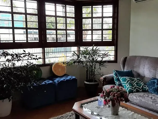 Casa com 700m² 5 quartos e 4 banheiros, à venda, no bairro Ideal em Novo Hamburgo