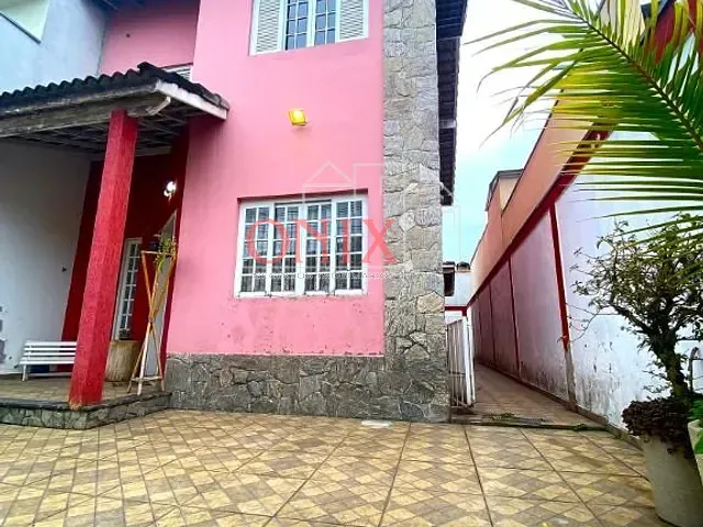 Casa com 150m² 3 quartos e 2 banheiros, à venda, no bairro Jundiapeba em Mogi das Cruzes