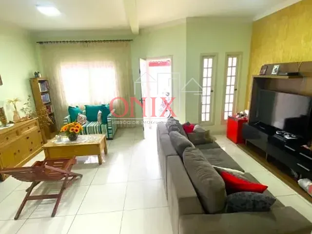 Casa com 150m² 3 quartos e 2 banheiros, à venda, no bairro Jundiapeba em Mogi das Cruzes