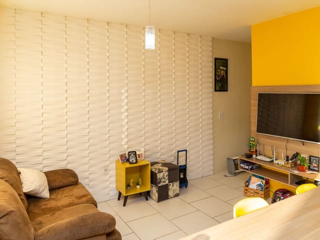 Casa com 55m² 2 quartos e 1 banheiro, à venda, no bairro Laranjal em Pelotas