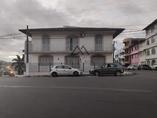 Casa 4 quartos e 2 banheiros, à venda, no bairro Conquista em Ilhéus